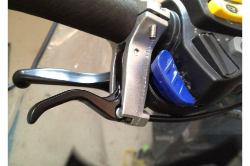 Универсальный Левый Газ на снегоход GazLUni Универсальный Левый Газ на снегоход GazLUni