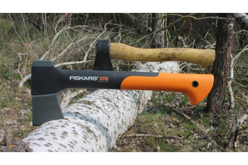 Туристический топор Fiskars Х7 + точилка фото 5 Туристический топор Fiskars Х7 + точилка фото 5