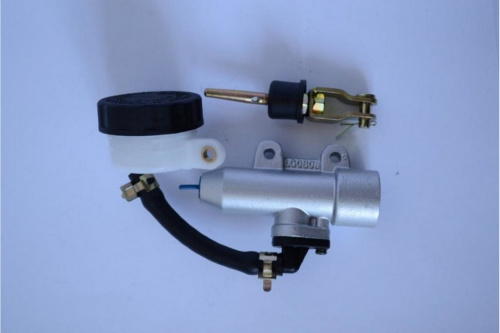 Главный тормозной цилиндр, в сборе ТБ-9010-080400 Главный тормозной цилиндр, в сборе ТБ-9010-080400