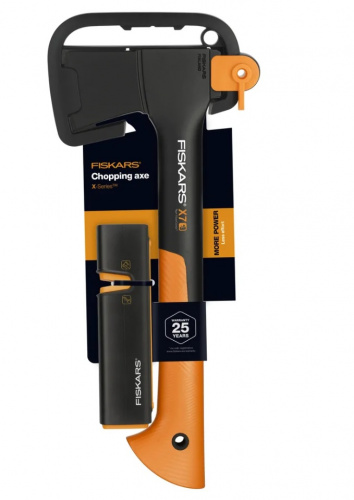 Туристический топор Fiskars Х7 + точилка Туристический топор Fiskars Х7 + точилка
