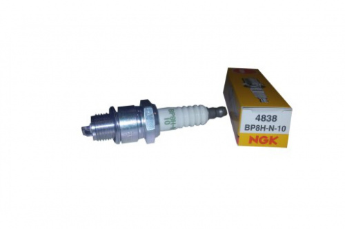 Свеча зажигания BP8H-N-10 Свеча зажигания BP8H-N-10
