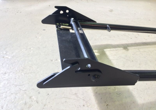 Комплект быстросъемного крепления отвала Комплект быстросъемного крепления отвала