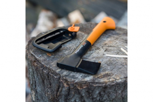 Топор универсальный Fiskars Х7 - XS фото 3 Топор универсальный Fiskars Х7 - XS фото 3